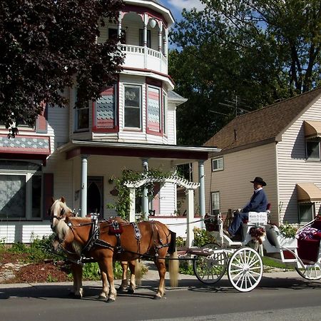 Bondy House Bed & Breakfast Amherstburg Extérieur photo
