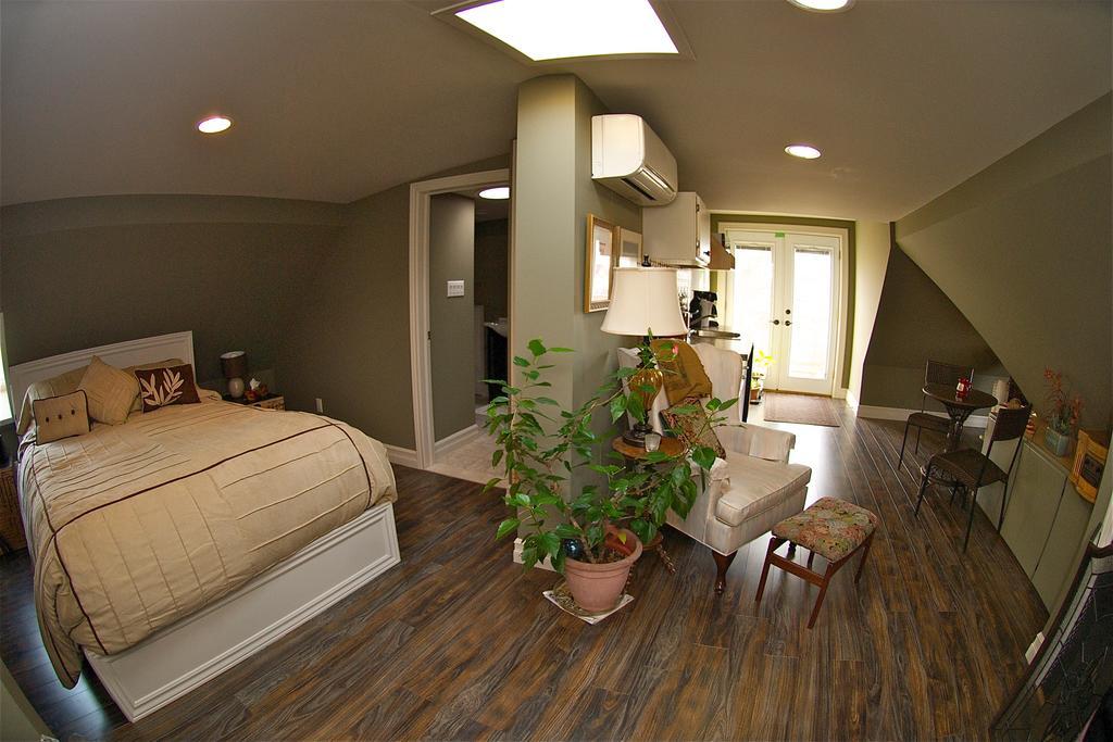 Bondy House Bed & Breakfast Amherstburg Extérieur photo