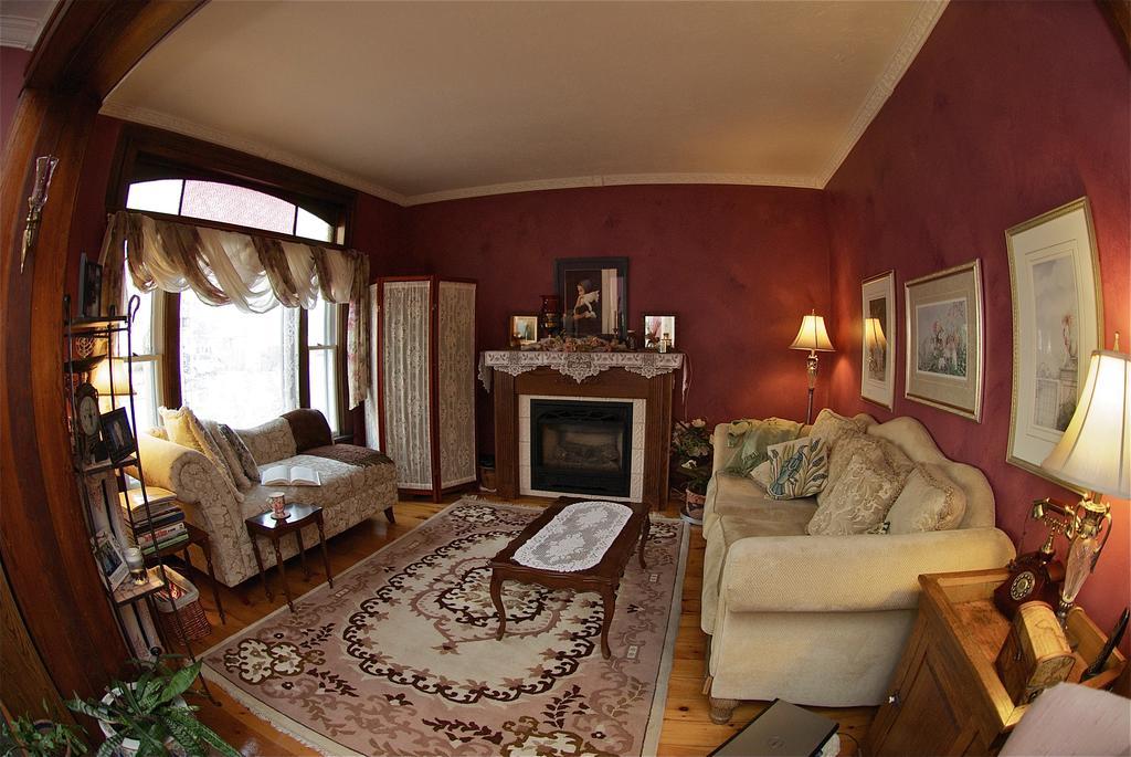 Bondy House Bed & Breakfast Amherstburg Extérieur photo