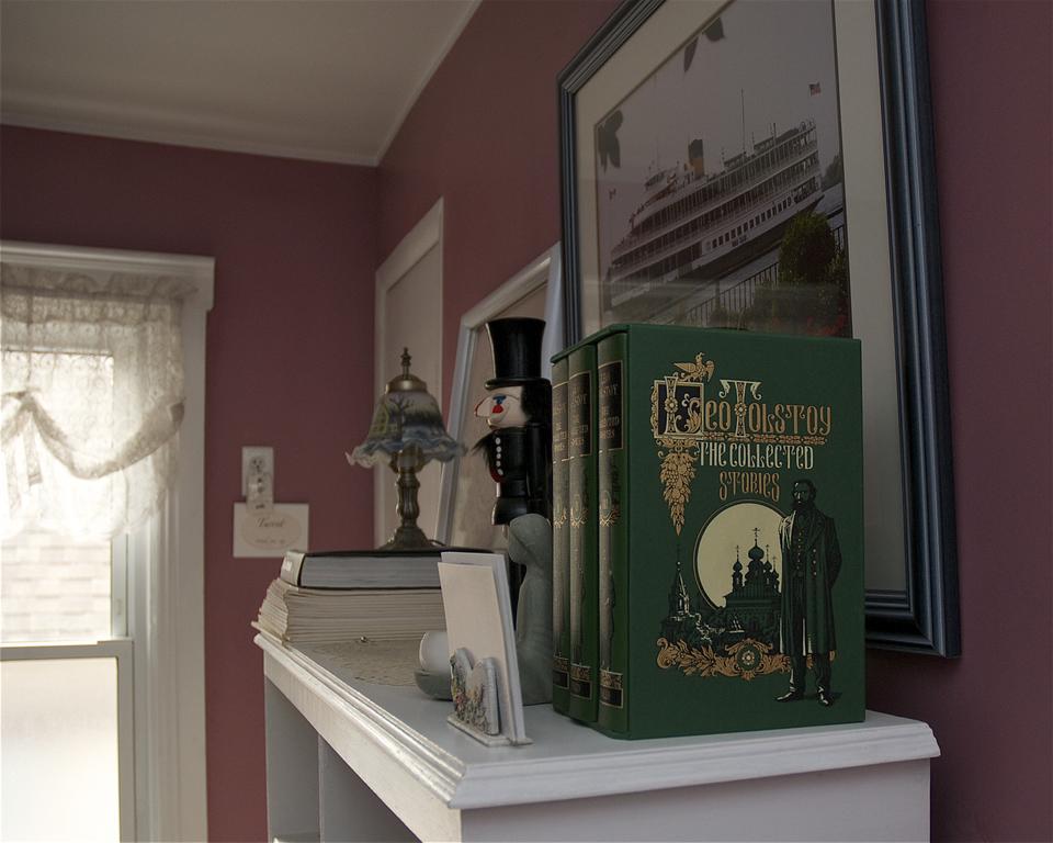Bondy House Bed & Breakfast Amherstburg Extérieur photo