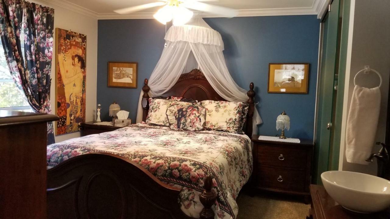 Bondy House Bed & Breakfast Amherstburg Extérieur photo